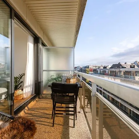 Stunning And Modern With Sunny Balcony Appartamento